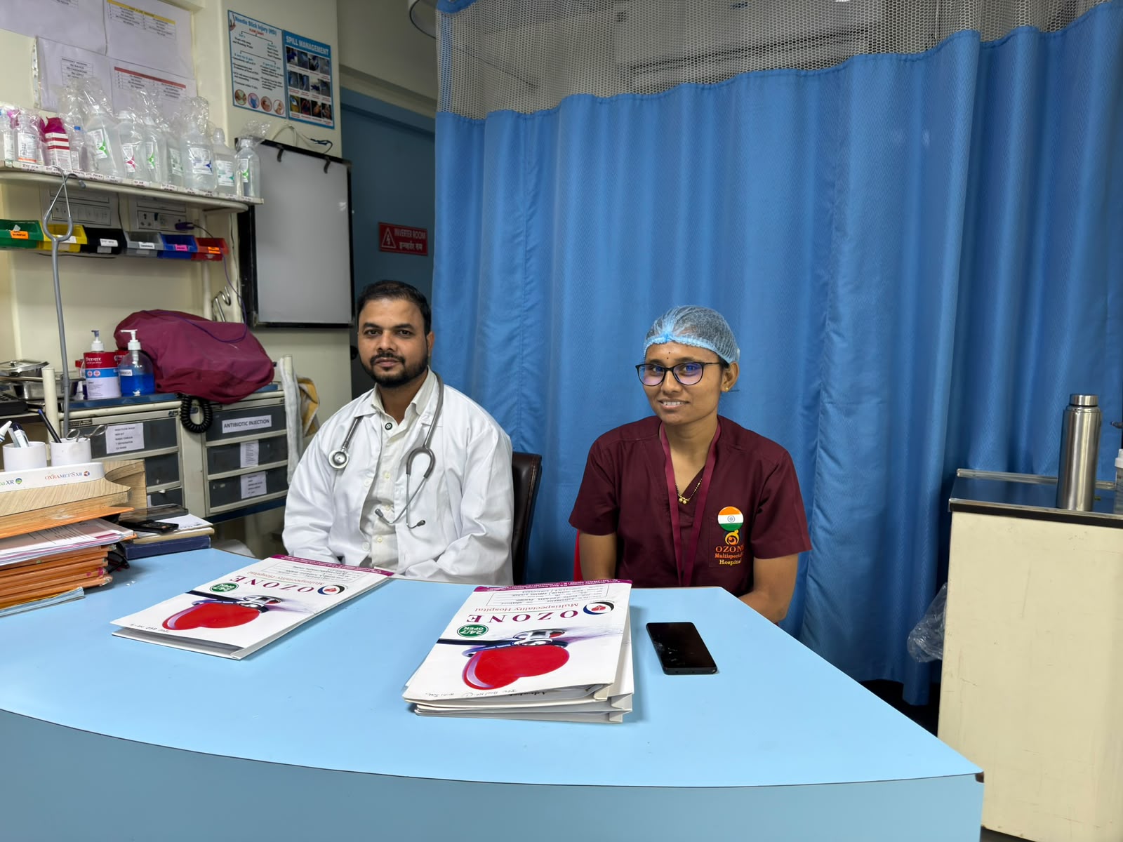 Ozone Hospital Doctor with nurse